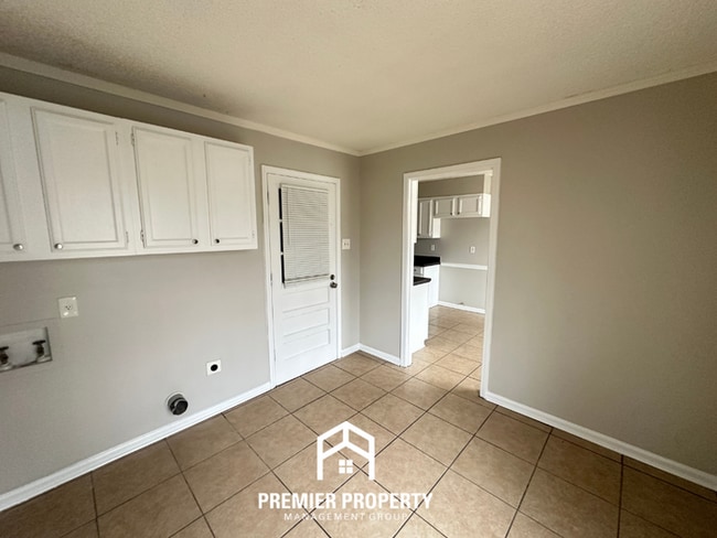 Building Photo - 4505 Stony Point Dr