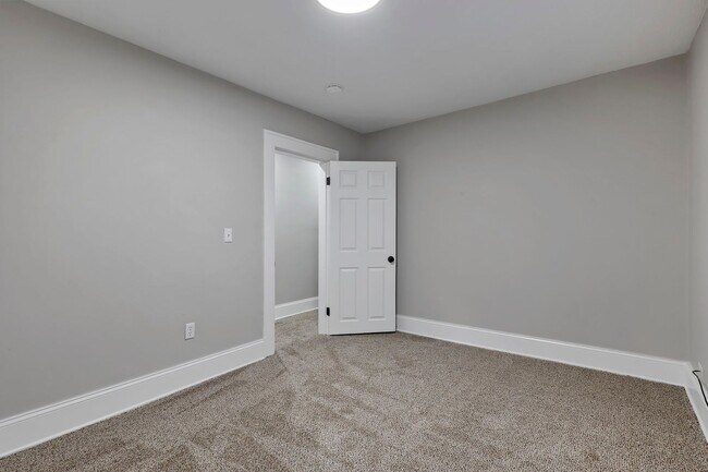 Building Photo - 293-295 Woodrow Ave