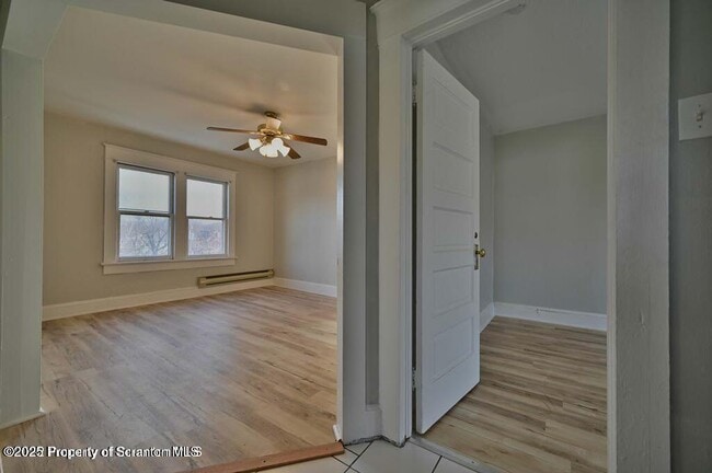 Building Photo - 2211 Brown Ave