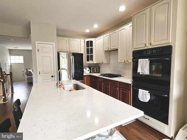 Building Photo - 14222 Hunters Run Way