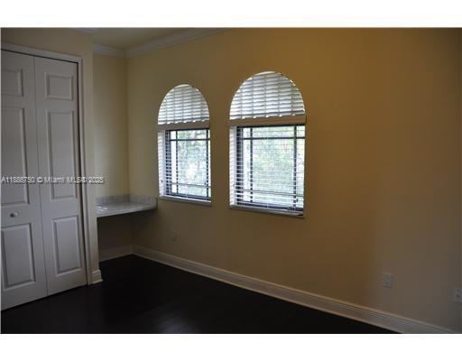Building Photo - 404 Zamora Ave