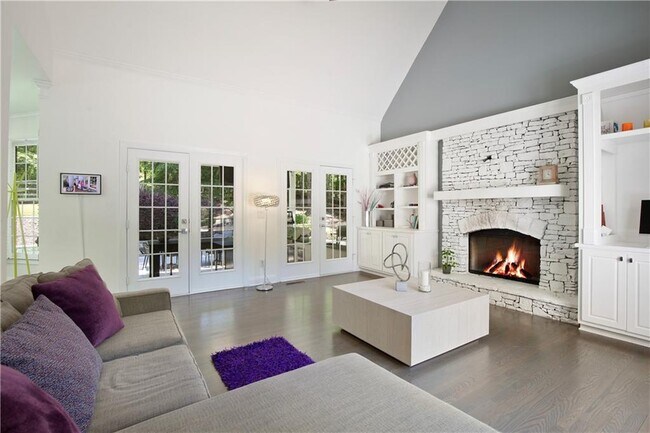 Building Photo - 265 Oakhurst Leaf Dr