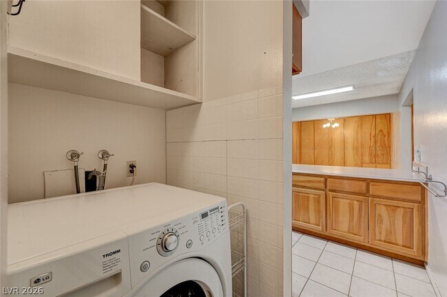 Building Photo - 6208 Casada Way