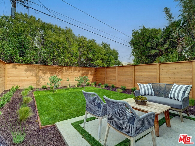 Building Photo - 1278 Meadowbrook Ave