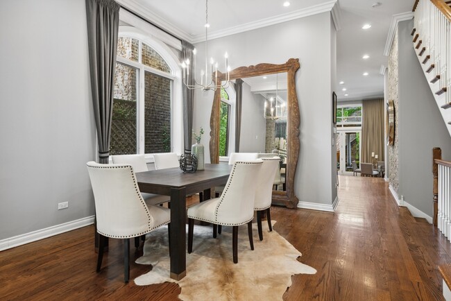 Building Photo - 1925 N Bissell St