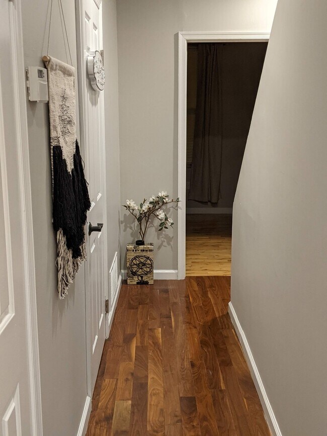 2ND. FL. HALLWAY - 1834 Brandywine St