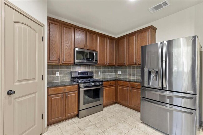 Building Photo - 1509 Greenside Dr