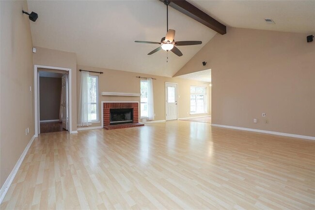 Building Photo - 22815 Red River Dr
