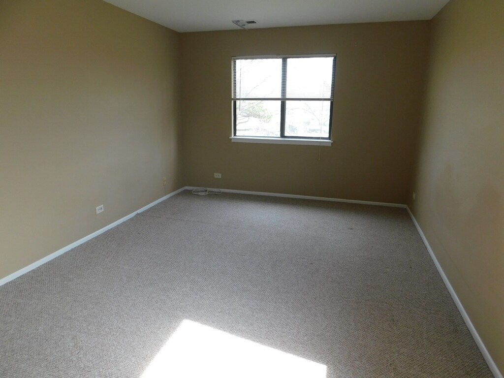 Building Photo - 573 Greystone Ln