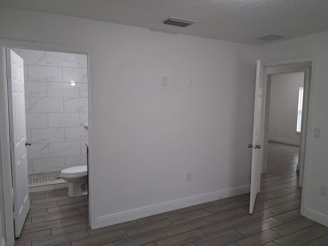 Building Photo - 3 Bed Home in Holiday FL