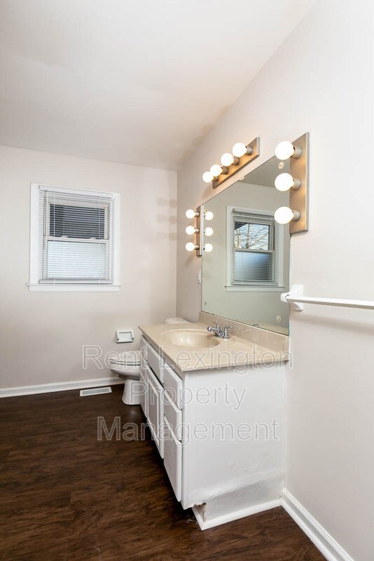 Building Photo - 145 Newcastle St