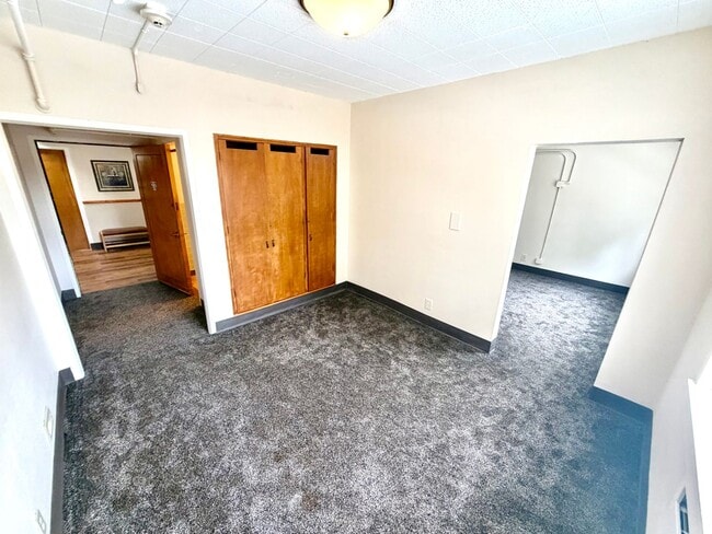 Building Photo - 3959 Sheridan Ave