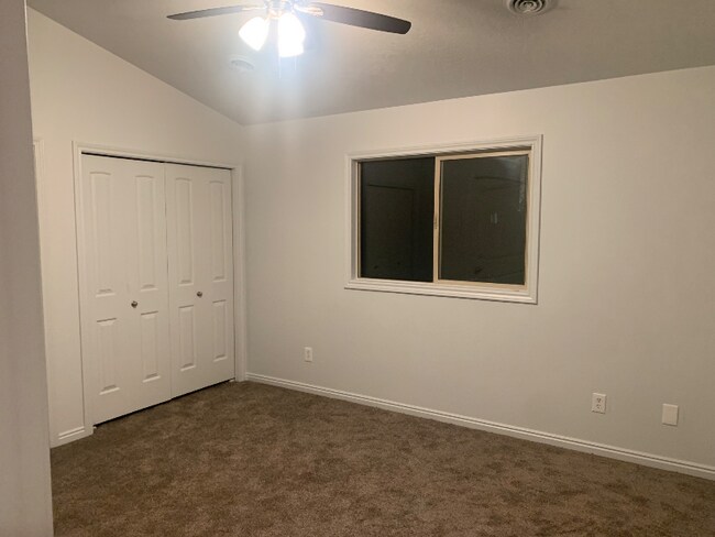 Building Photo - 1049 Manchester Ct