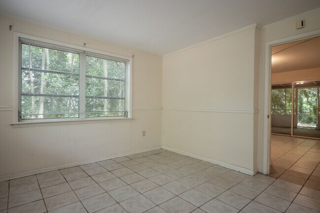 Building Photo - 175 Habersham Way