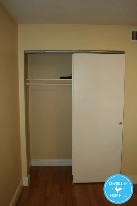 Building Photo - 115 Florence St