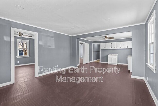 Building Photo - 1402 Bragg St