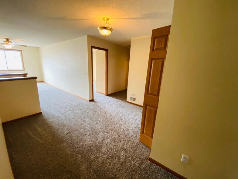Building Photo - 3128 Juniper Ln