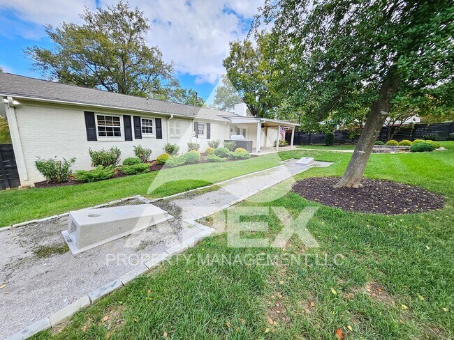 Building Photo - Renovated & Stunning - Single level Brick ...