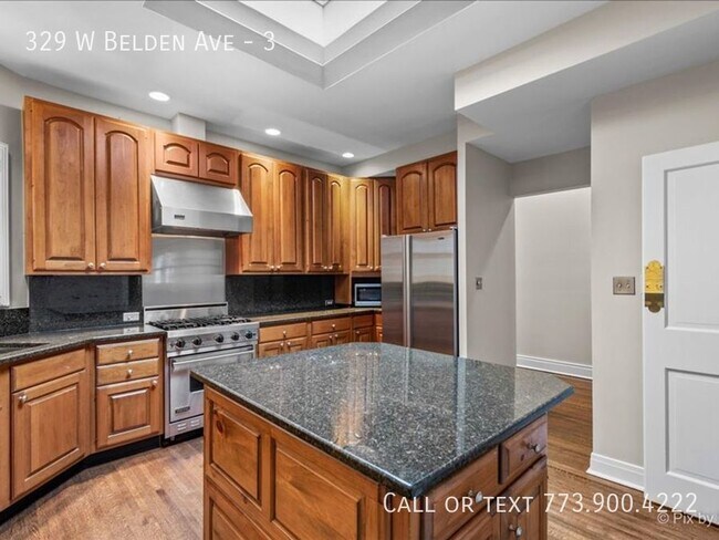 Building Photo - Prime Lincoln Park 2 bedroom 2.1 bath with...