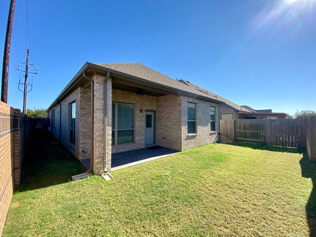 Building Photo - 7043 Coneflower Creek Ct