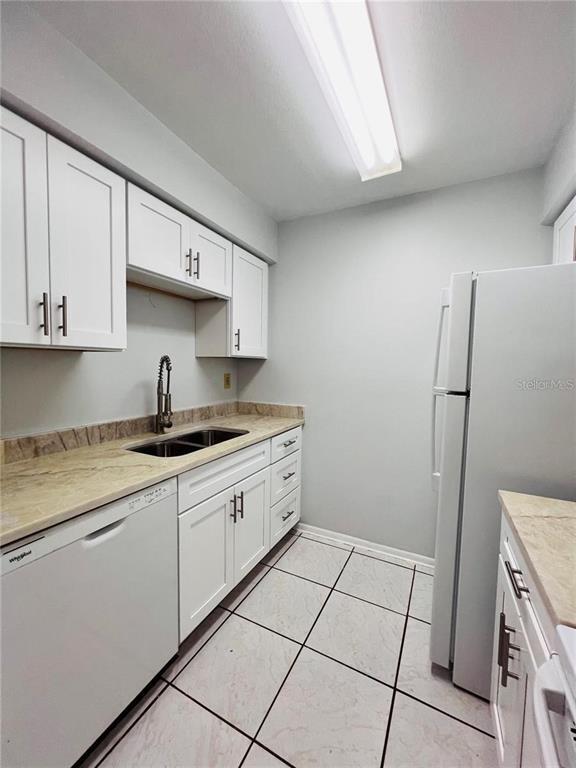 Building Photo - 4013 Dream Oak Pl