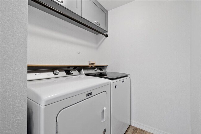 Building Photo - 3023 Alcazar Pl