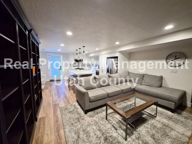 Building Photo - 591 N 100 E