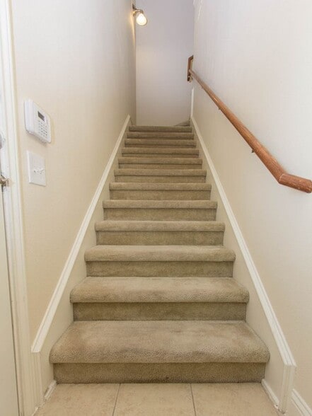 Building Photo - 2005 Antone St