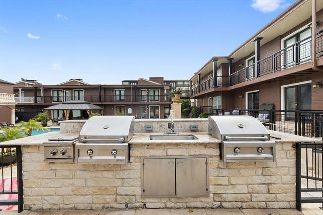 Building Photo - 5928 Sandhurst Ln