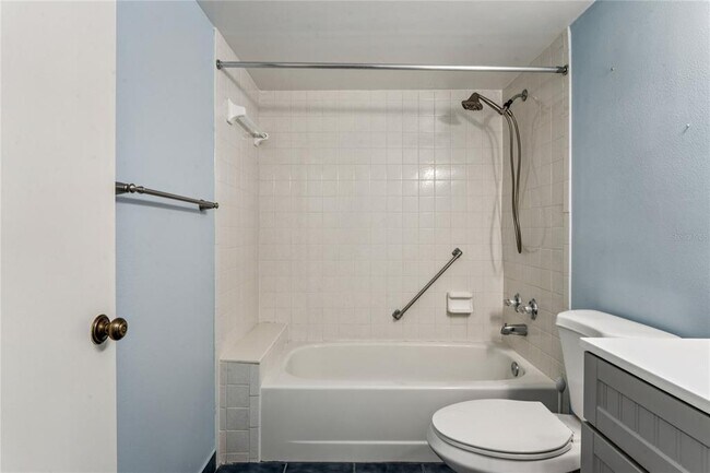 Building Photo - 3232 Lake Pine Way E