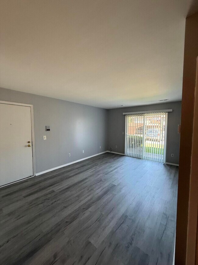 Building Photo - 7708 Manor Cir
