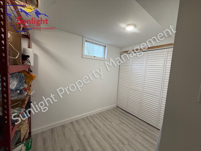 Building Photo - 15 Applewood Dr