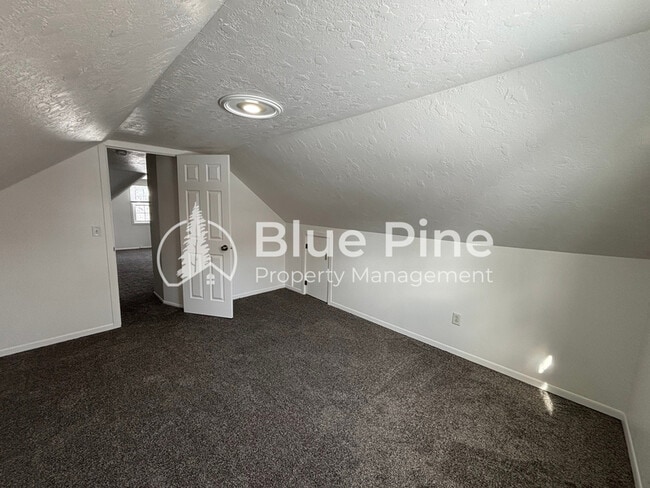 Building Photo - 309 S Milton Ave