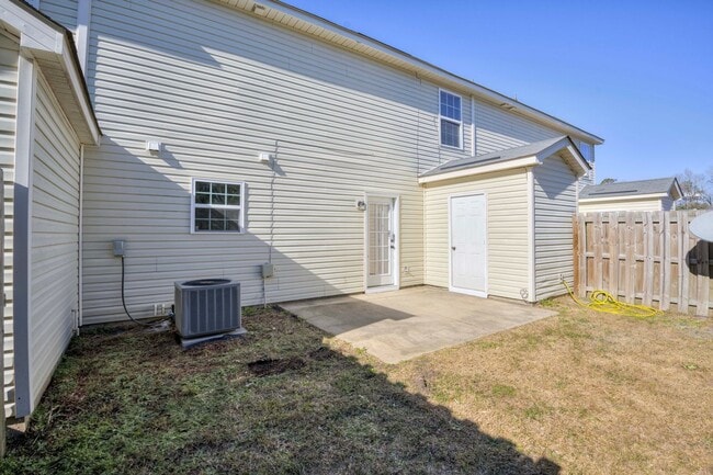 Building Photo - 716 Whispering Willow Way