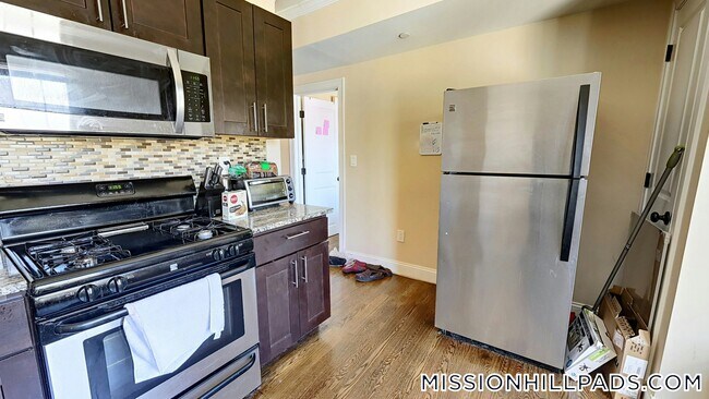 Building Photo - 2971 Washington St