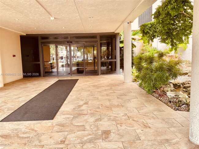 Building Photo - 4900 N Ocean Blvd