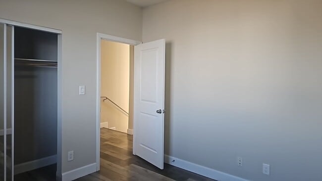 Building Photo - 74(860)