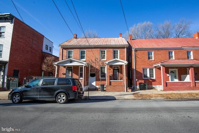 Building Photo - 106 S Maple Ave