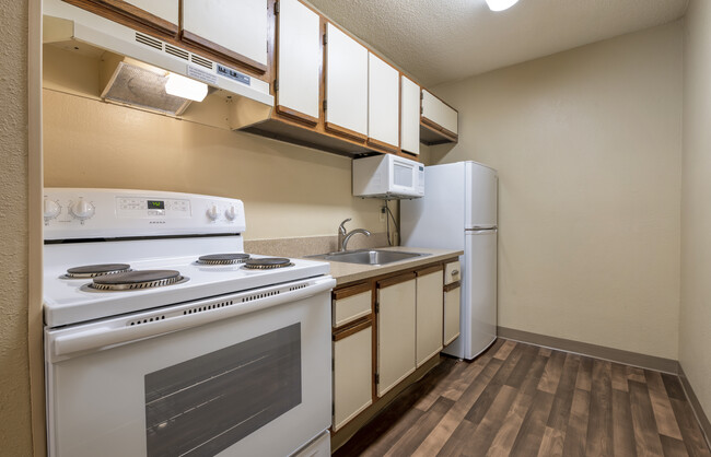 Building Photo - Furnished Studio-Indianapolis - Northwest ...