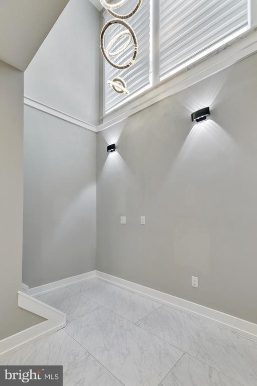 Building Photo - 1617 Brown St