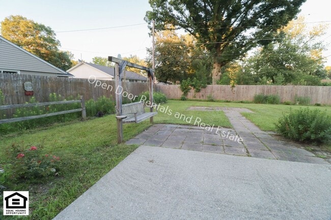 Building Photo - 6820 Raintree Rd
