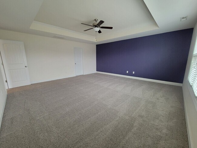 Building Photo - 5 Bedroom 3 Bath Home In Grays Creek