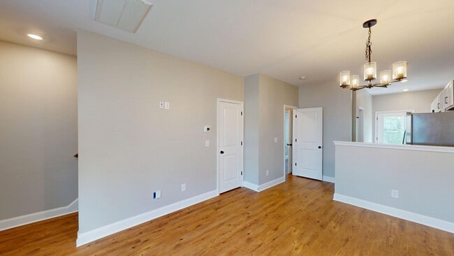 Building Photo - Refreshed Creekside Unit at The Villages at Bear Creek!