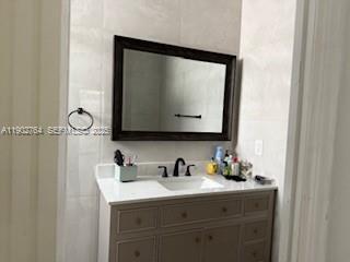 Building Photo - 1821 Utopia Dr