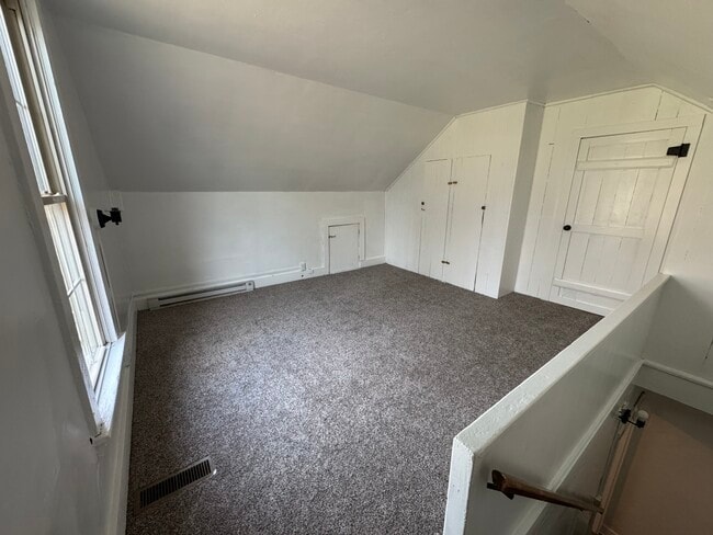 Building Photo - 460 Storms Ave