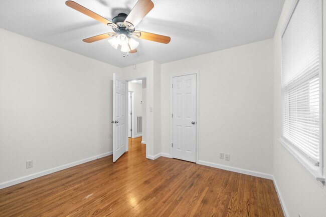 Building Photo - 2522 Timberwood Dr