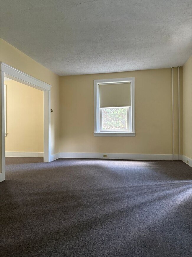 Building Photo - 936 Hamilton Pl