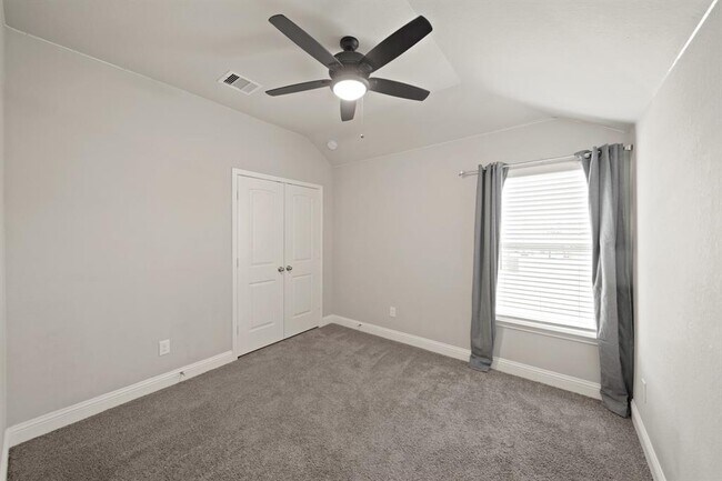 Building Photo - 1735 Harvest Lake Dr