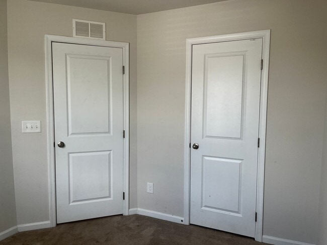 Building Photo - 3BR/2.5BA Townhouse in Hampton Townes