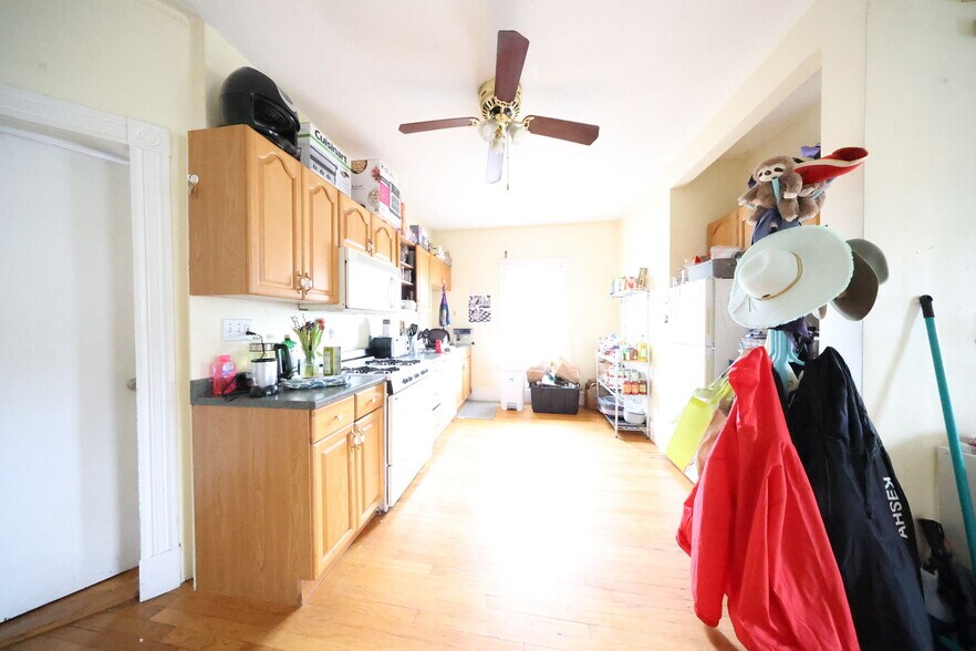 Building Photo - 3 Foster St